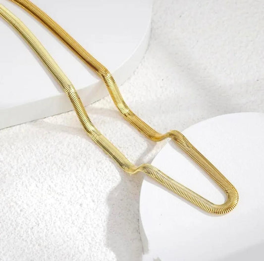 Men's Golden Snake Chain - Stylish Stainless Steel Accessory